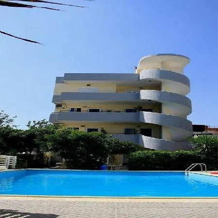 Minas מלון דירות 2*